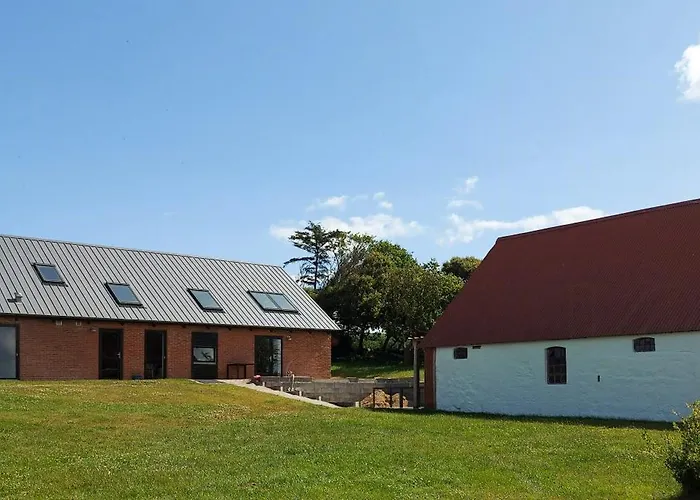 Peaceful Summer House Near Limfjorden Semesterbostad